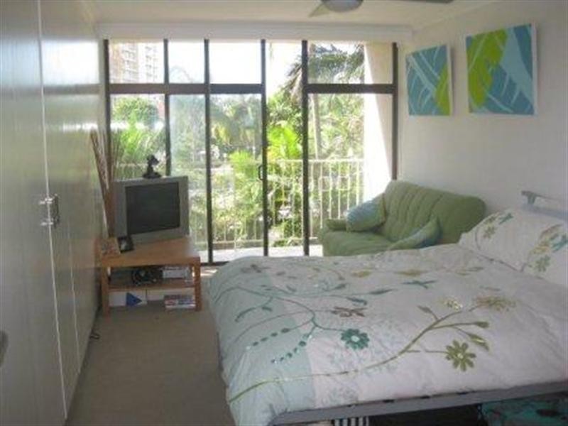 33 Thornton Street, Surfers Paradise QLD 4217