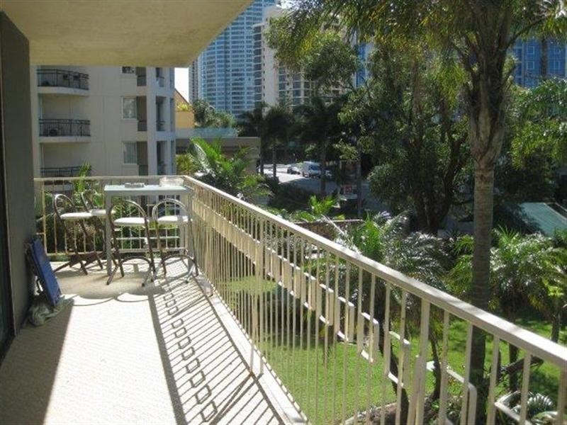 33 Thornton Street, Surfers Paradise QLD 4217