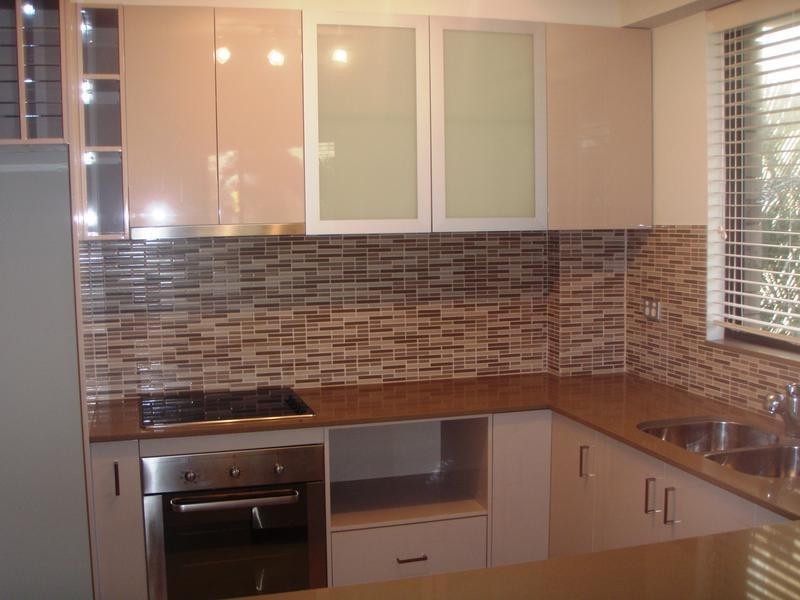 186 Ferny Avenue, Surfers Paradise QLD 4217