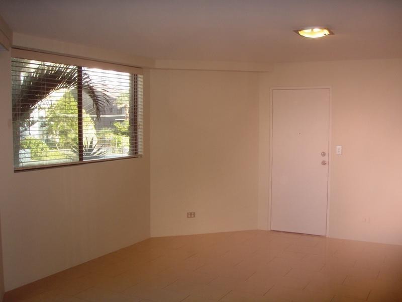 186 Ferny Avenue, Surfers Paradise QLD 4217