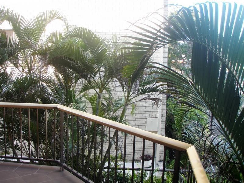 186 Ferny Avenue, Surfers Paradise QLD 4217