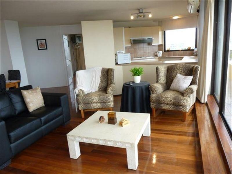 18 Aubrey Street, Surfers Paradise QLD 4217
