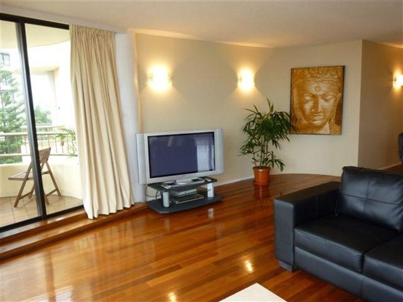 18 Aubrey Street, Surfers Paradise QLD 4217