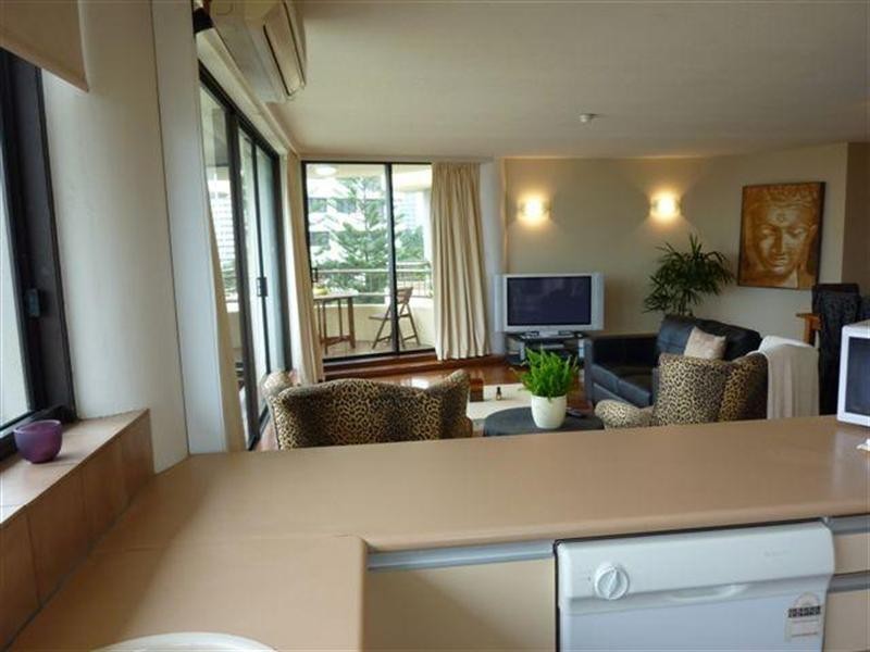 18 Aubrey Street, Surfers Paradise QLD 4217