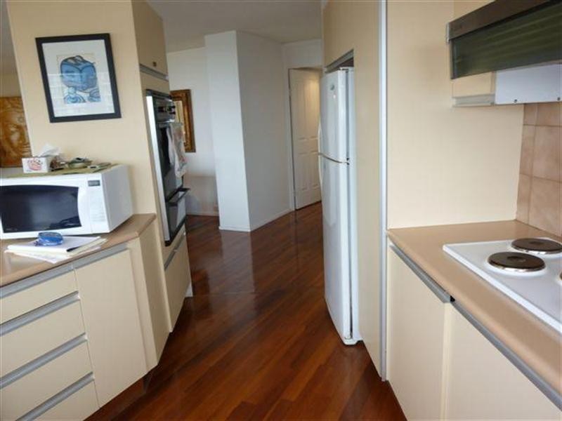 18 Aubrey Street, Surfers Paradise QLD 4217