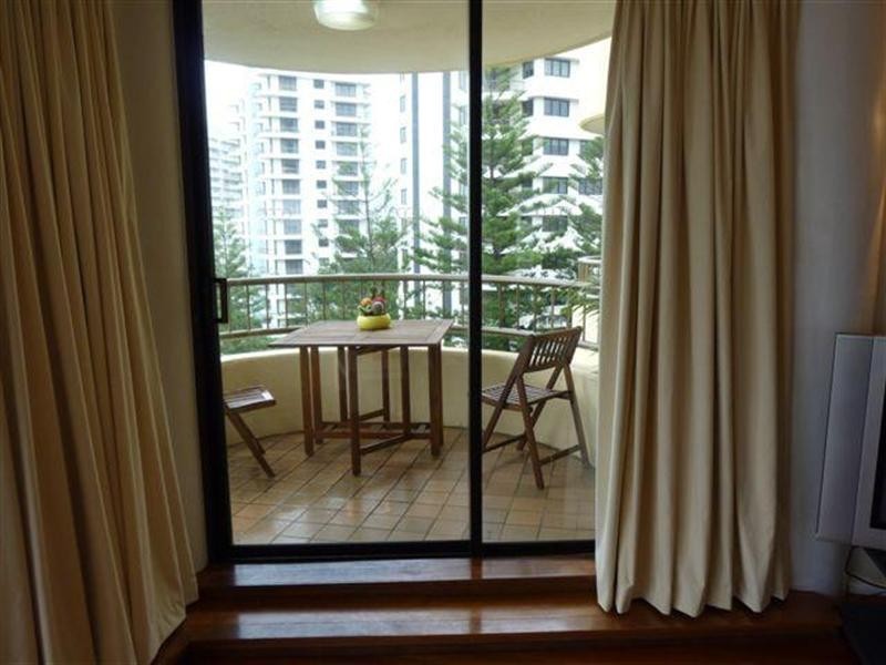 18 Aubrey Street, Surfers Paradise QLD 4217