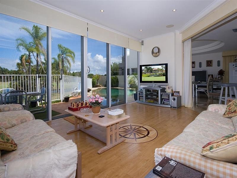 10 Meadowview Drive, Carrara QLD 4211