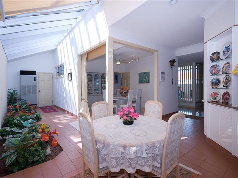 10 Meadowview Drive, Carrara QLD 4211