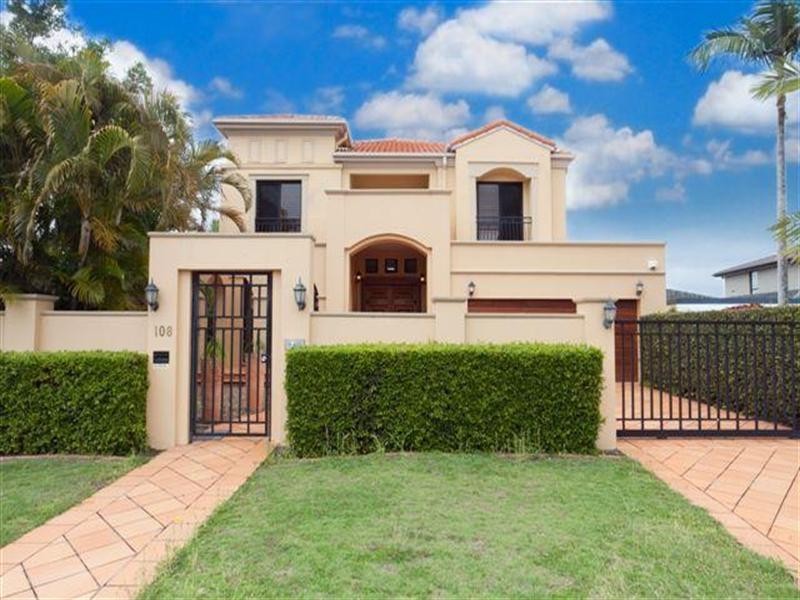 108 Amalfi Drive, Isle Of Capri QLD 4217