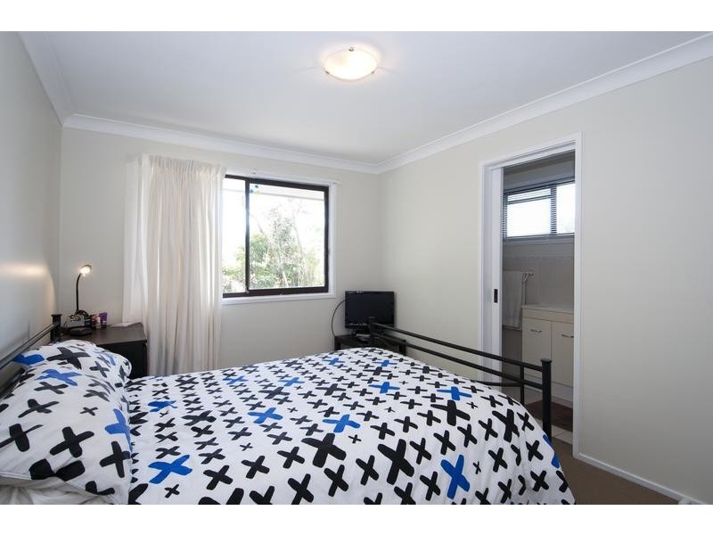 29 Golden Crescent, Southport QLD 4215