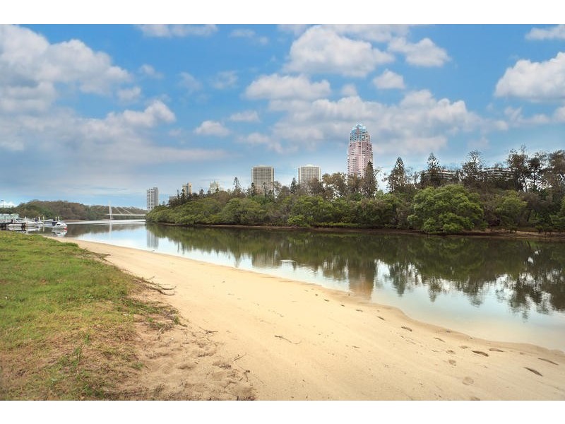 9/5 Pacific Street, Main Beach QLD 4217