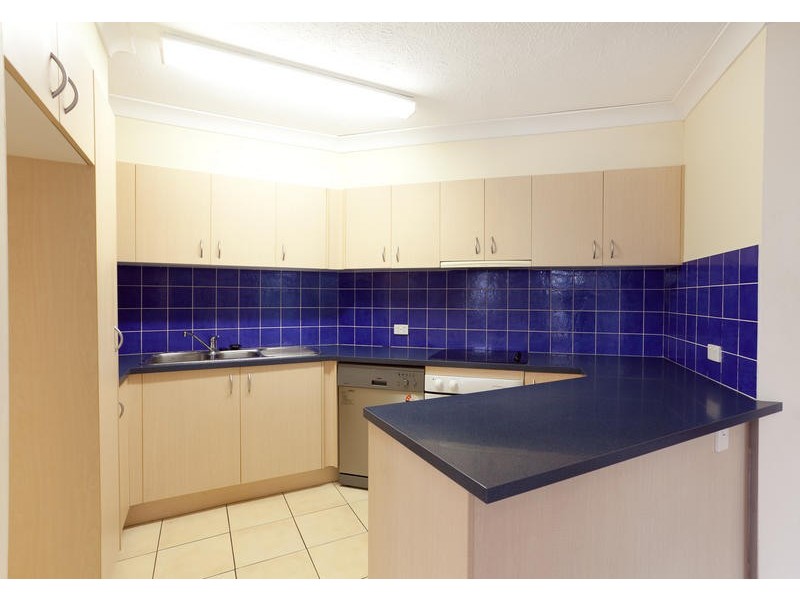 9/5 Pacific Street, Main Beach QLD 4217