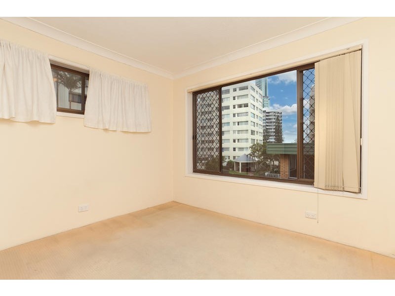 9/5 Pacific Street, Main Beach QLD 4217