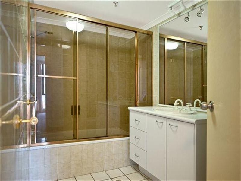 30 Laylock Street, Surfers Paradise QLD 4217