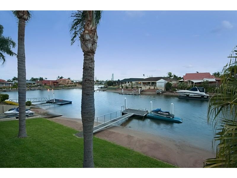 8 Platypus Avenue, Sorrento QLD 4217