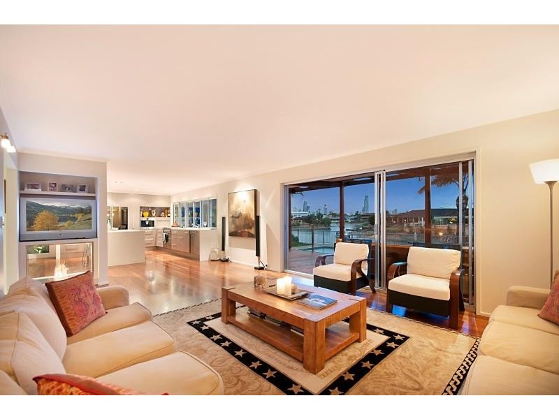 8 Platypus Avenue, Sorrento QLD 4217