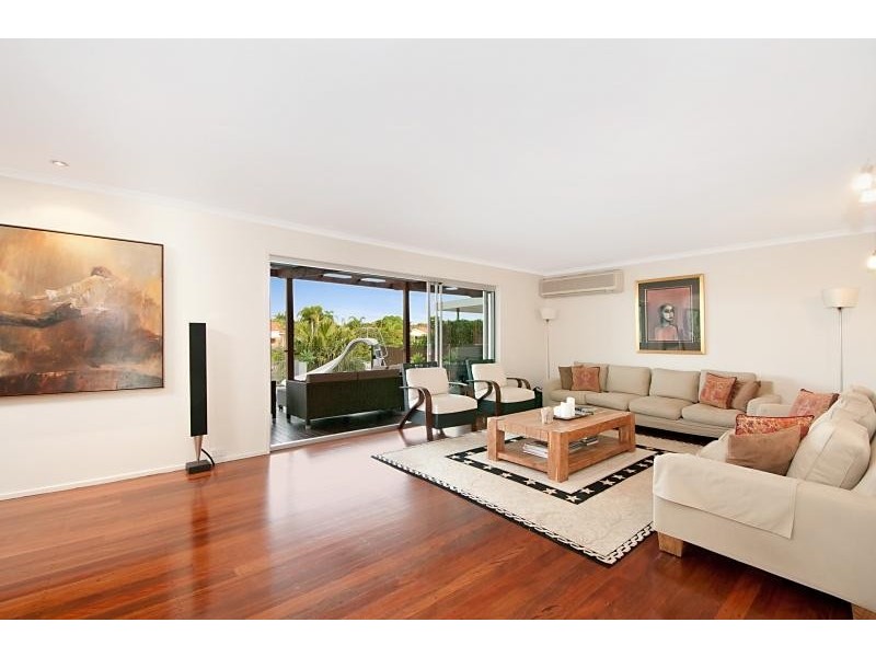 8 Platypus Avenue, Sorrento QLD 4217