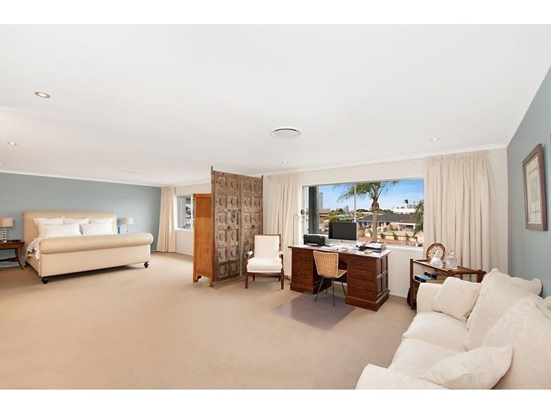 8 Platypus Avenue, Sorrento QLD 4217