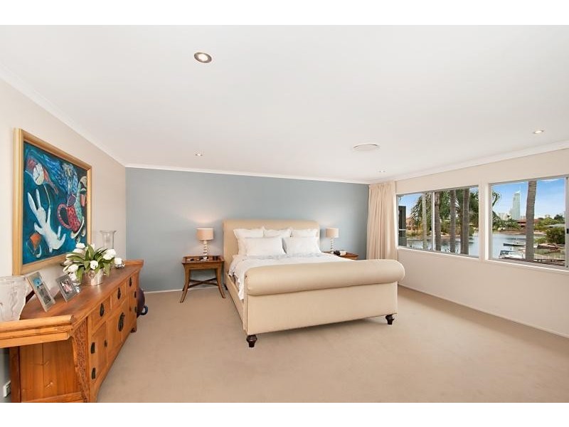 8 Platypus Avenue, Sorrento QLD 4217