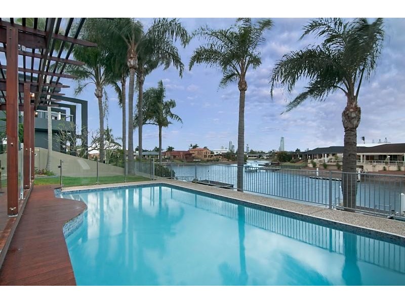 8 Platypus Avenue, Sorrento QLD 4217