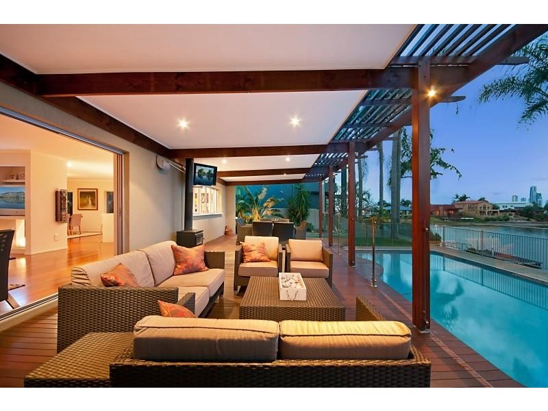 8 Platypus Avenue, Sorrento QLD 4217