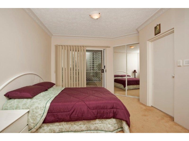 2 Villa Garda. 10 Chelsea Avenue, Broadbeach QLD 4218