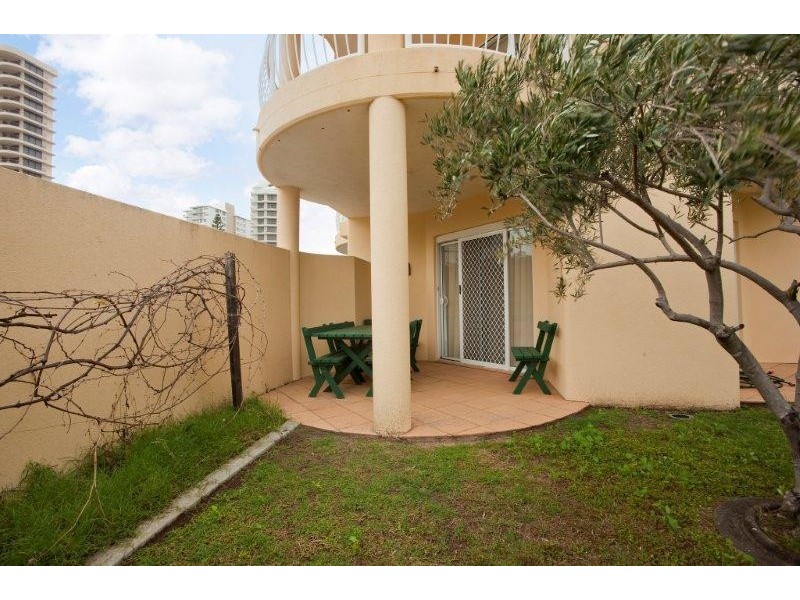 2 Villa Garda. 10 Chelsea Avenue, Broadbeach QLD 4218