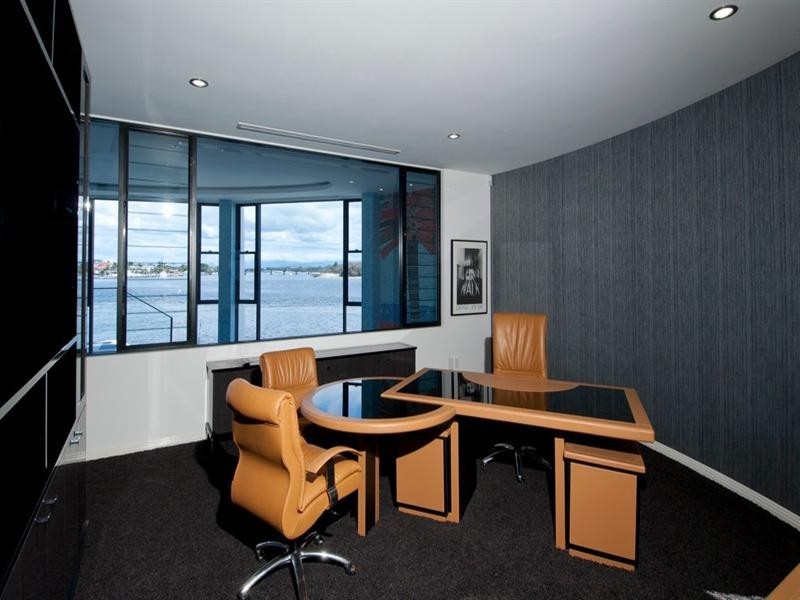 26 Hampton Court, Sovereign Islands QLD 4216