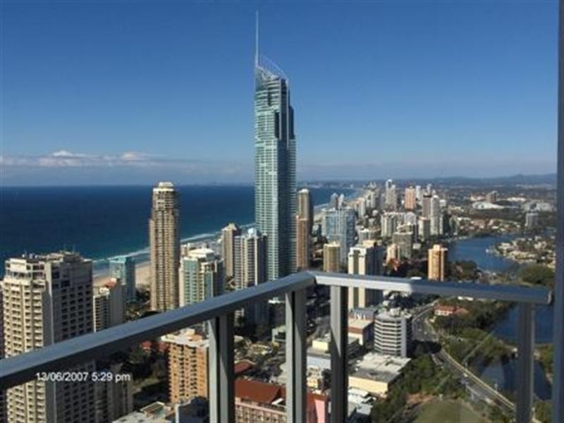 9 Ferny Avenue, Surfers Paradise QLD 4217