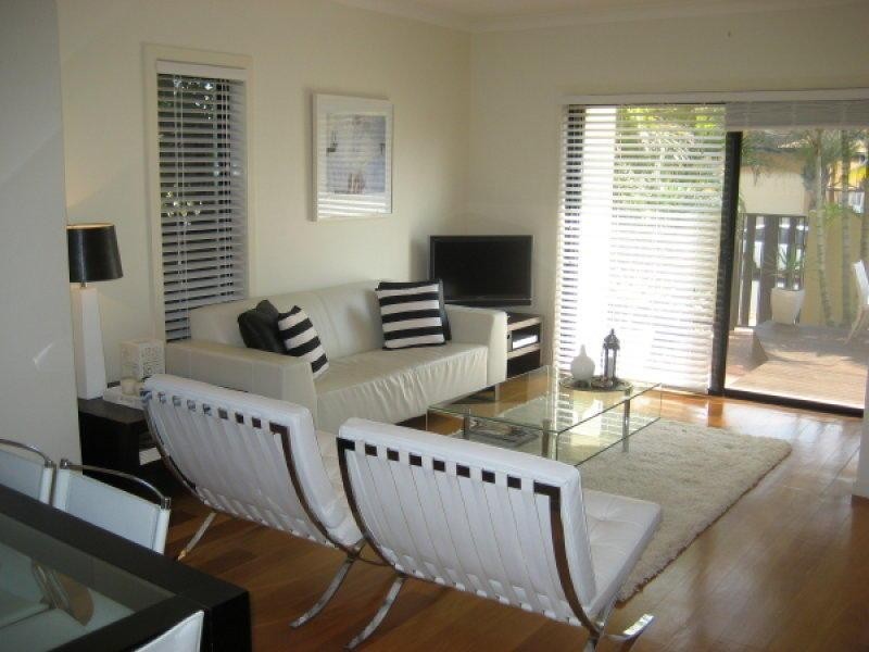 28 Norfolk Avenue, Surfers Paradise QLD 4217