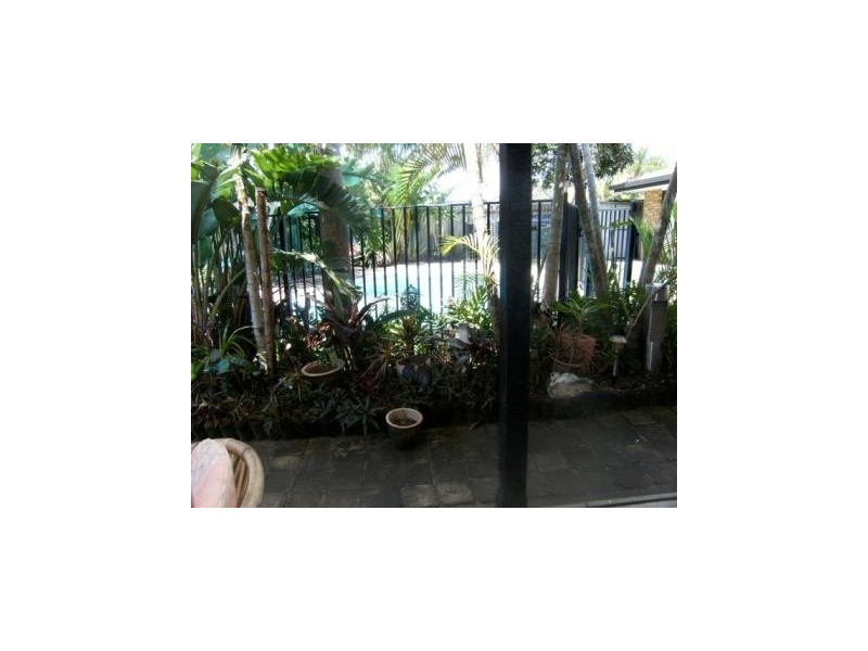 47 Oceanic Drive, Mermaid Waters QLD 4218