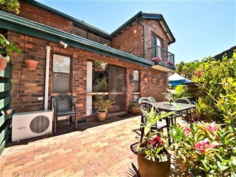 111 Salerno Street, Isle Of Capri QLD 4217