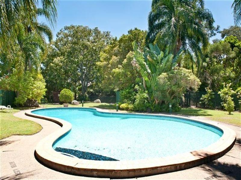 111 Salerno Street, Isle Of Capri QLD 4217