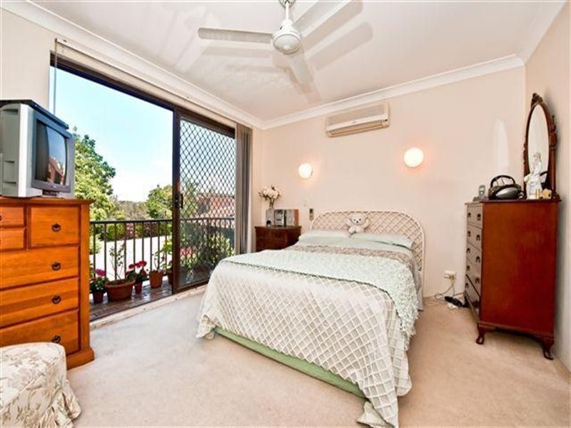 111 Salerno Street, Isle Of Capri QLD 4217