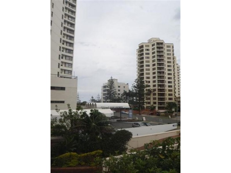 210 Surfers Beachcomber. 18 Hanlan Street, Surfers Paradise QLD 4217