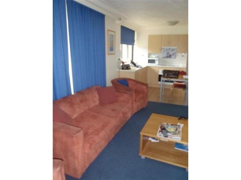 210 Surfers Beachcomber. 18 Hanlan Street, Surfers Paradise QLD 4217