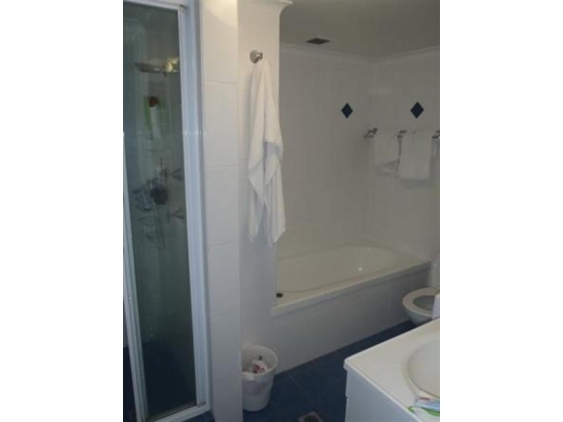 210 Surfers Beachcomber. 18 Hanlan Street, Surfers Paradise QLD 4217