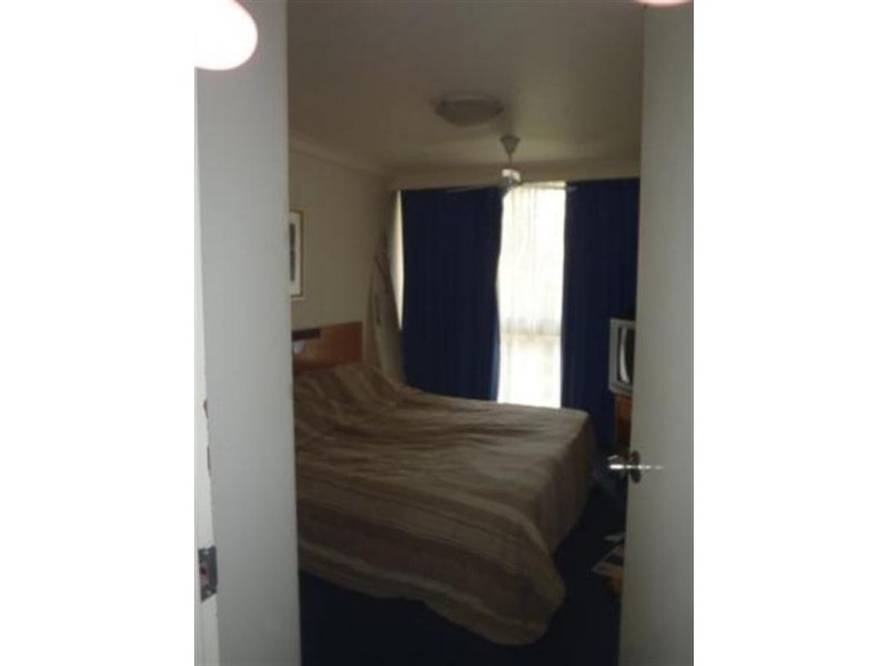 210 Surfers Beachcomber. 18 Hanlan Street, Surfers Paradise QLD 4217