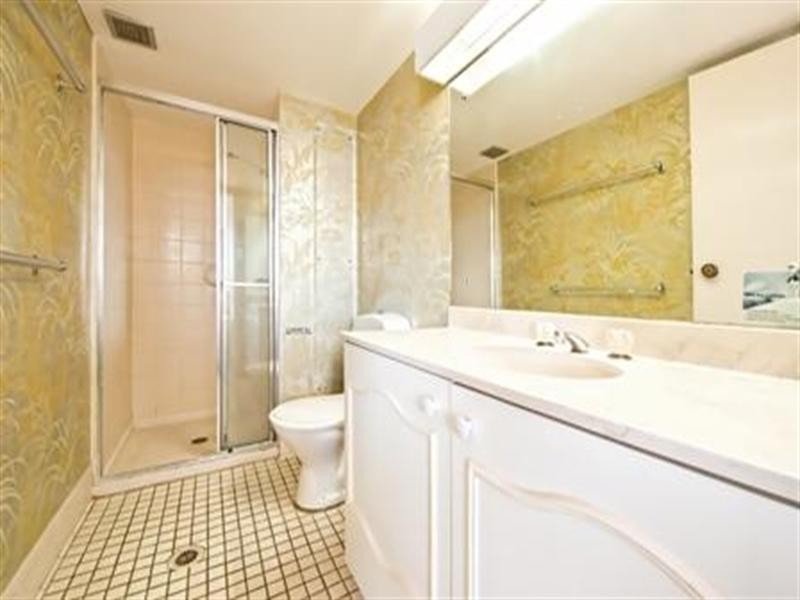 5E Breakers North. 50 Old Burleigh Road, Surfers Paradise QLD 4217