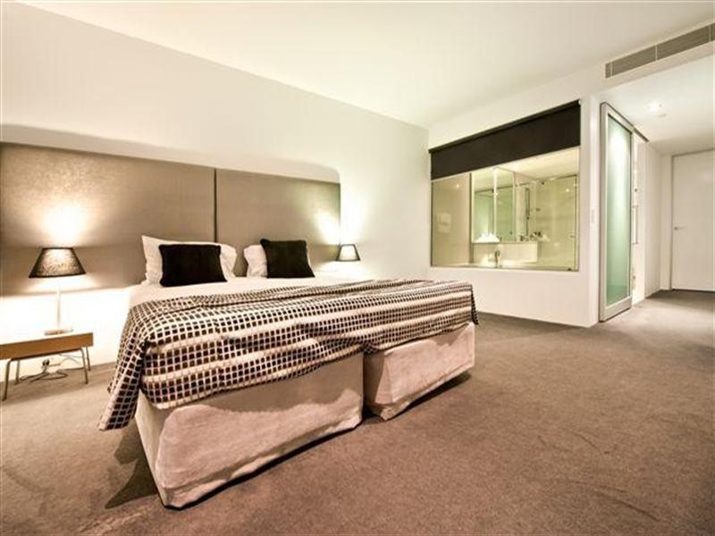 5307 Q1.9 Hamilton Avenue, Surfers Paradise QLD 4217