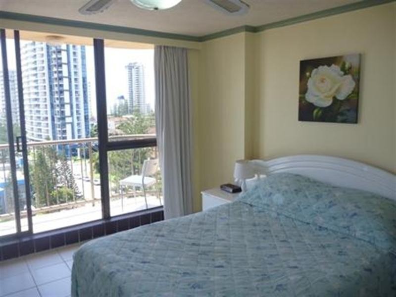 43 Enderley Avenue, Surfers Paradise QLD 4217