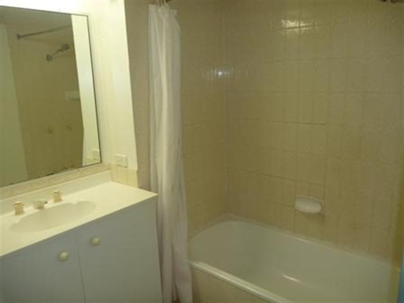 43 Enderley Avenue, Surfers Paradise QLD 4217