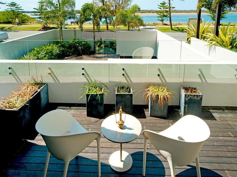 446 Marine Parade, Biggera Waters QLD 4216