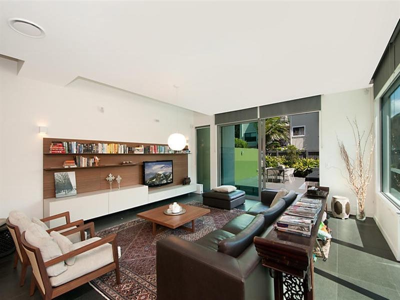 446 Marine Parade, Biggera Waters QLD 4216