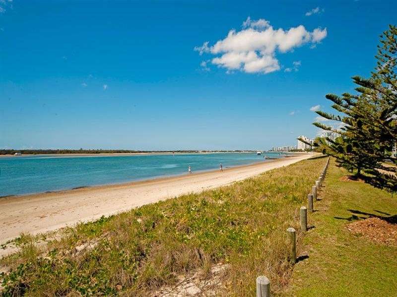 446 Marine Parade, Biggera Waters QLD 4216