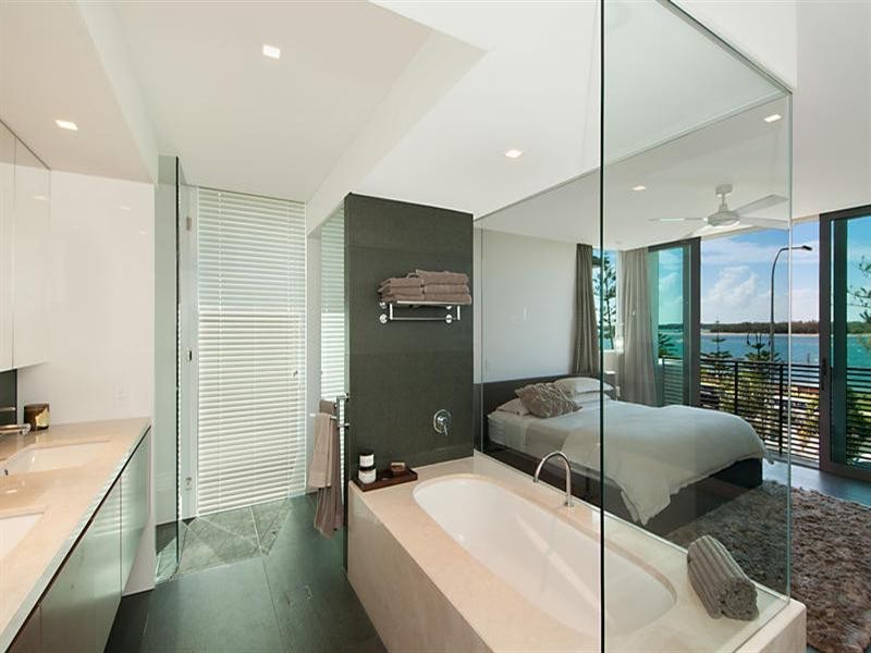 446 Marine Parade, Biggera Waters QLD 4216