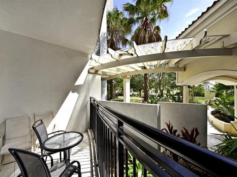 23 Ferny Avenue, Surfers Paradise QLD 4217