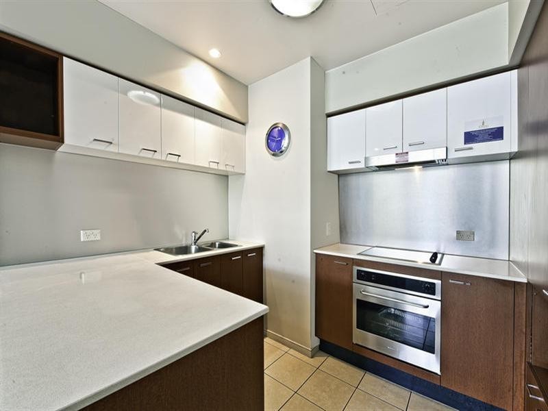 23 Ferny Avenue, Surfers Paradise QLD 4217