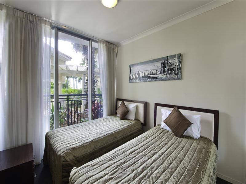 23 Ferny Avenue, Surfers Paradise QLD 4217