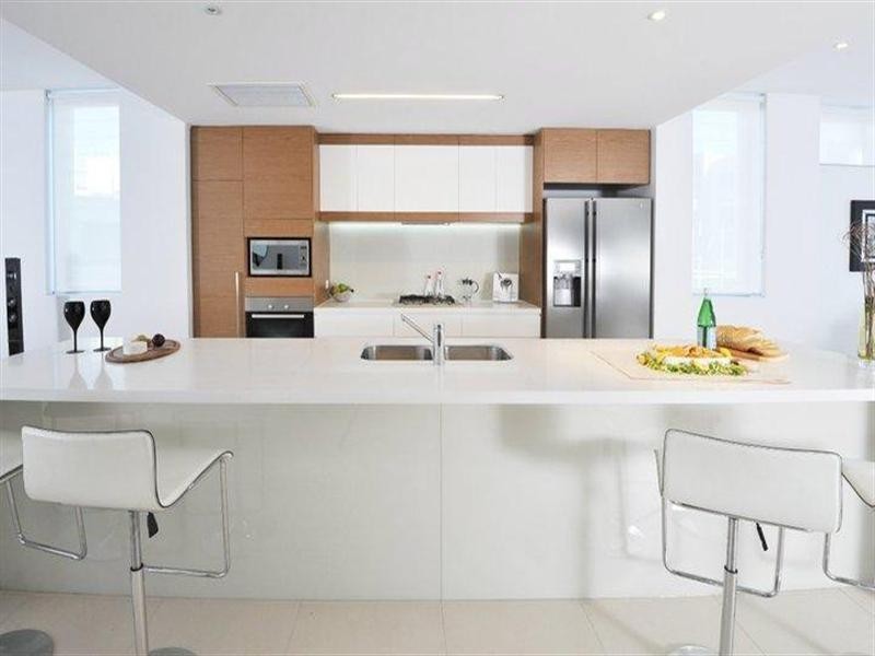 4304 17 Killowill Avenue, Paradise Point QLD 4216